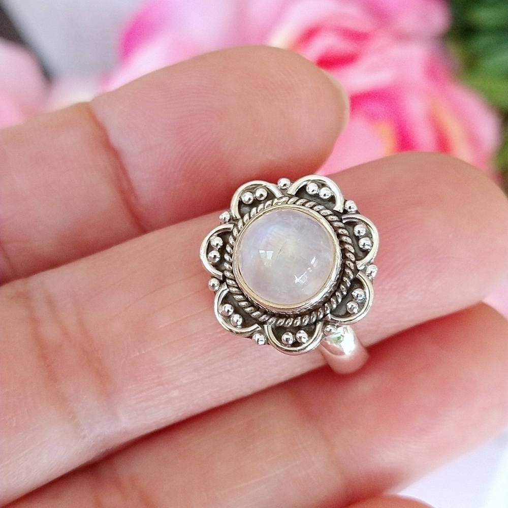 .925 Sterling Genuine Rainbow Moonstone Round Ring ♥️